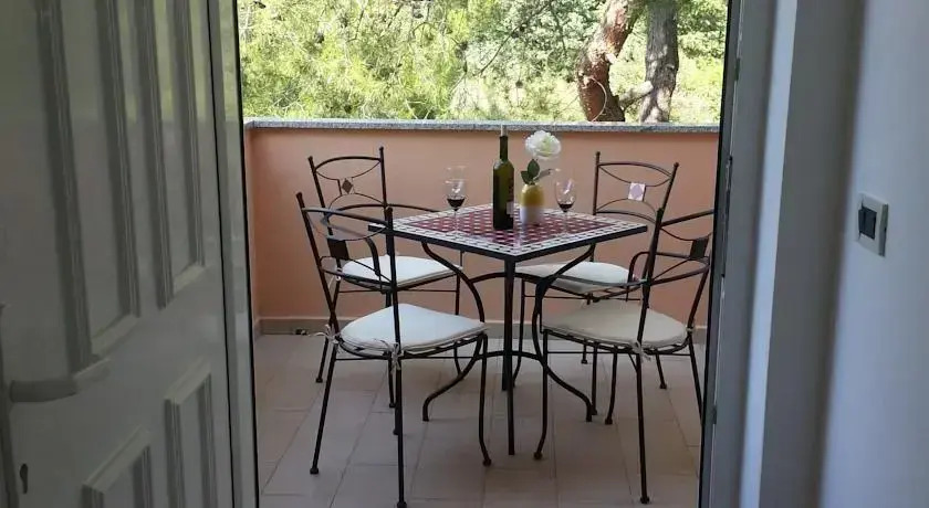 Apartments SIPARIS Zambratija
