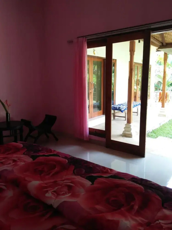Memes House Backpacker