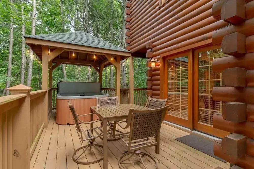 A Great Escape 2 Bedroom Home with Mountain View