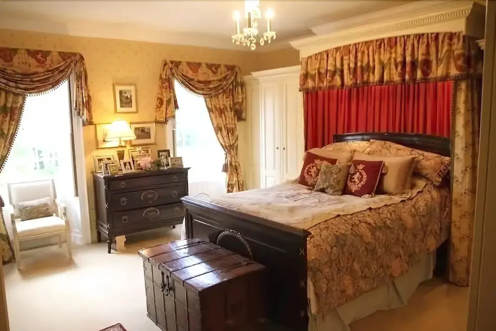 Walcot Hall Estate
