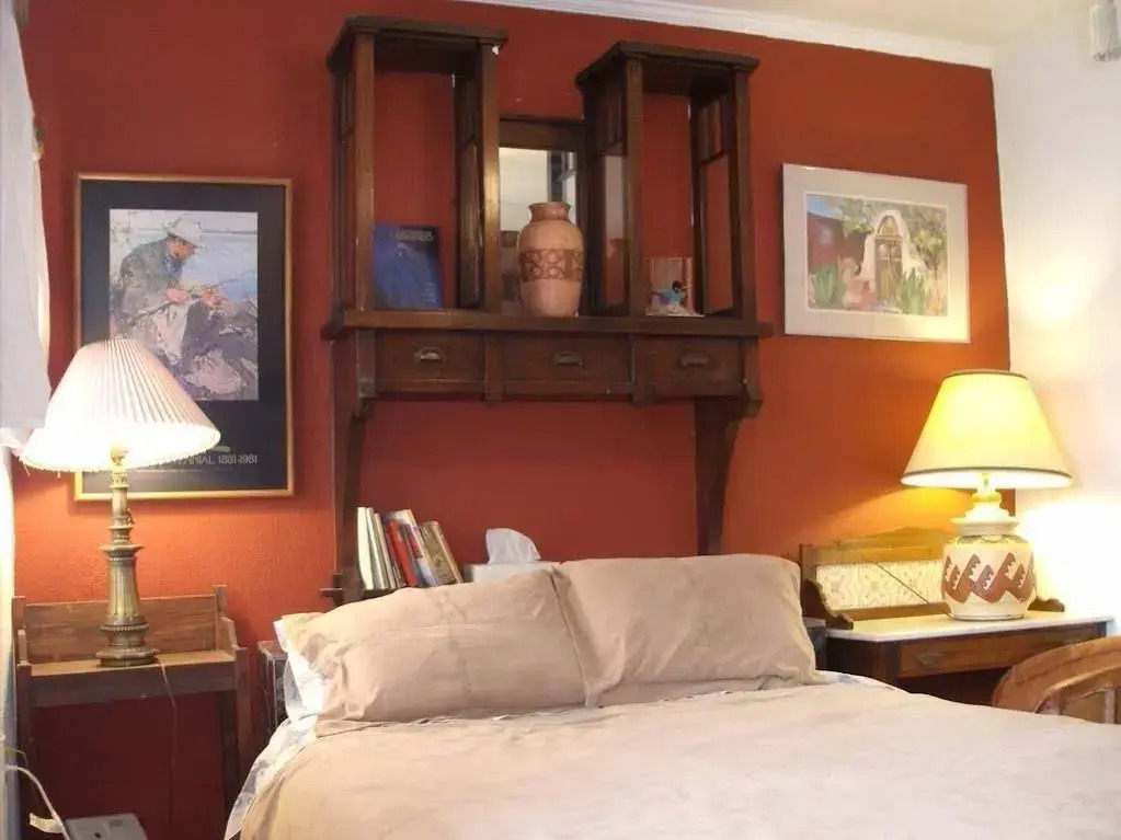 Lundeen Inn of the Arts