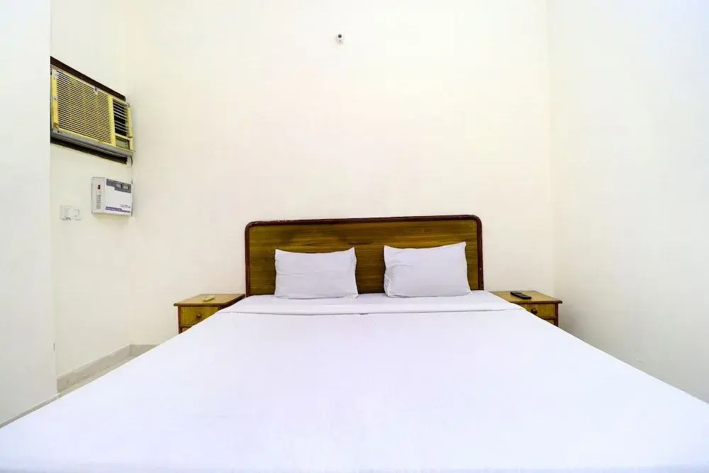 Spot On 38670 Hotel Diamond