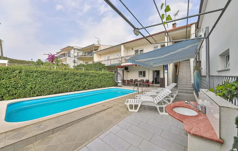 Stunning Home in Poljica With Wifi and 4 Bedrooms