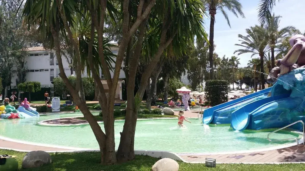 Beachfront apartment in Alcudia beach CB 3