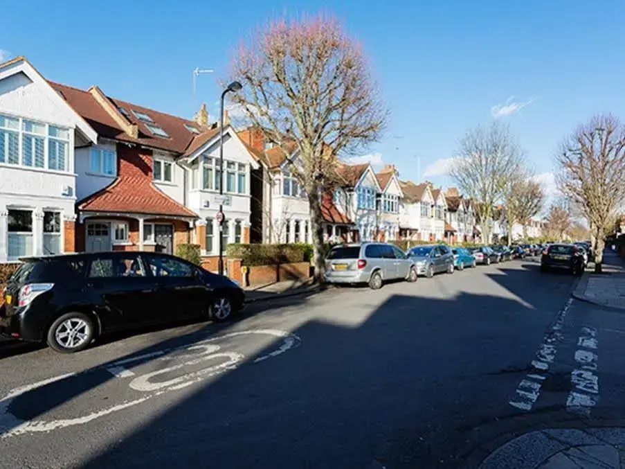 Veeve  House with Garden Meadvale Road Ealing