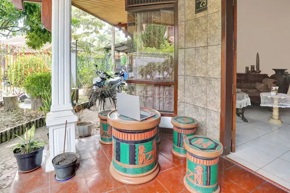 SPOT ON 90539 Taman Borobudur Guest House Syariah