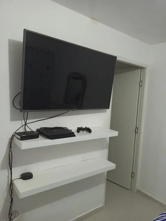 Luxurious Apartment 4to Level With Security Camera