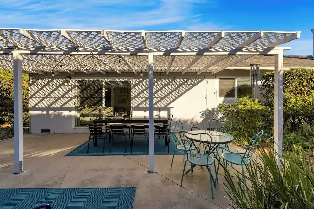 Goleta Getaway by Avantstay Private Backyard, 1.5mi to the Beach!