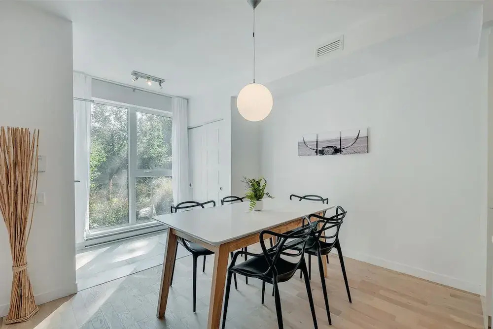 Two Bedroom Apartment in the Plateau by Namastay