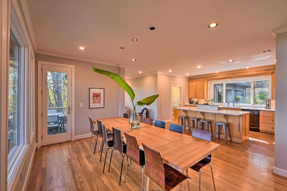 Luxe Big Canoe Resort Home w/ 3 Decks & Mtn Views!