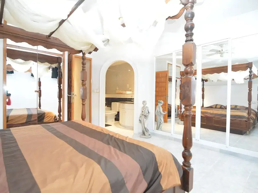 Luxurious Villa in La Escuera with Swimming Pool