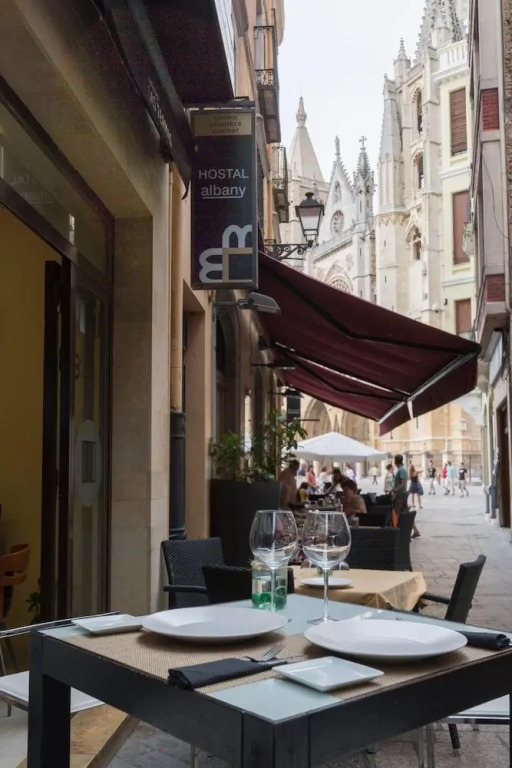 Hostal Albany