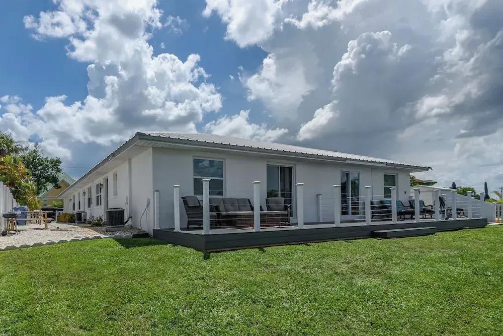 Updated Waterfront Condo in Apollo Beach 1572