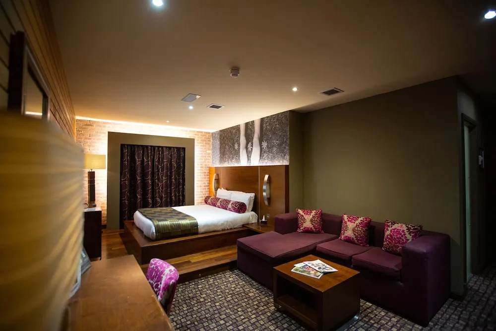 The Crown Hotel Southwell