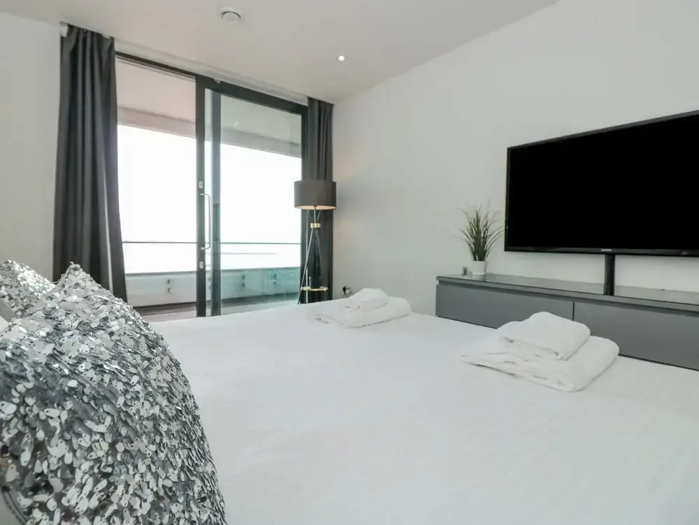 18 Abbey Sands