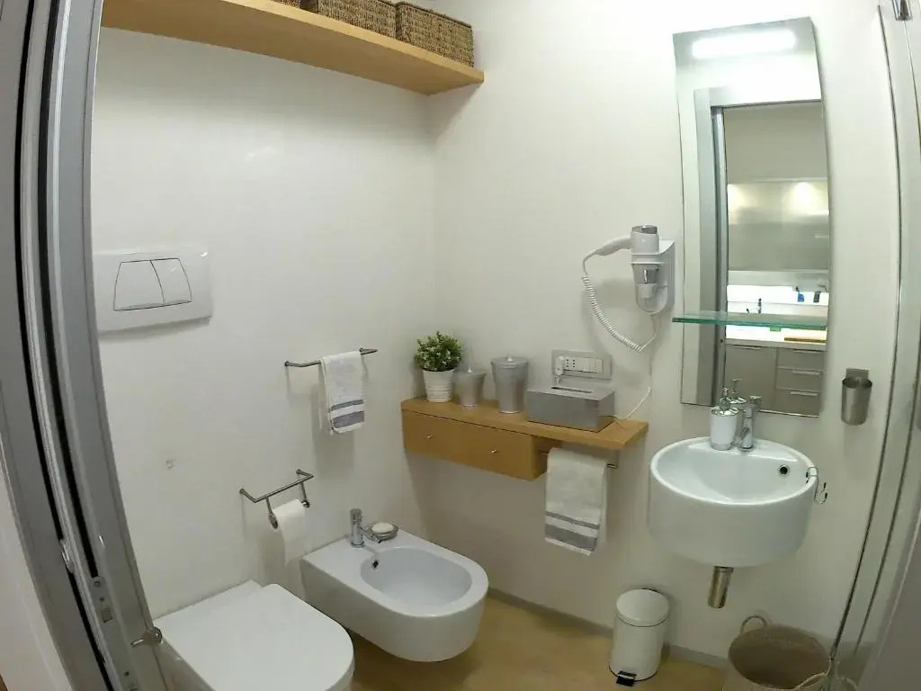 4AC Apartment
