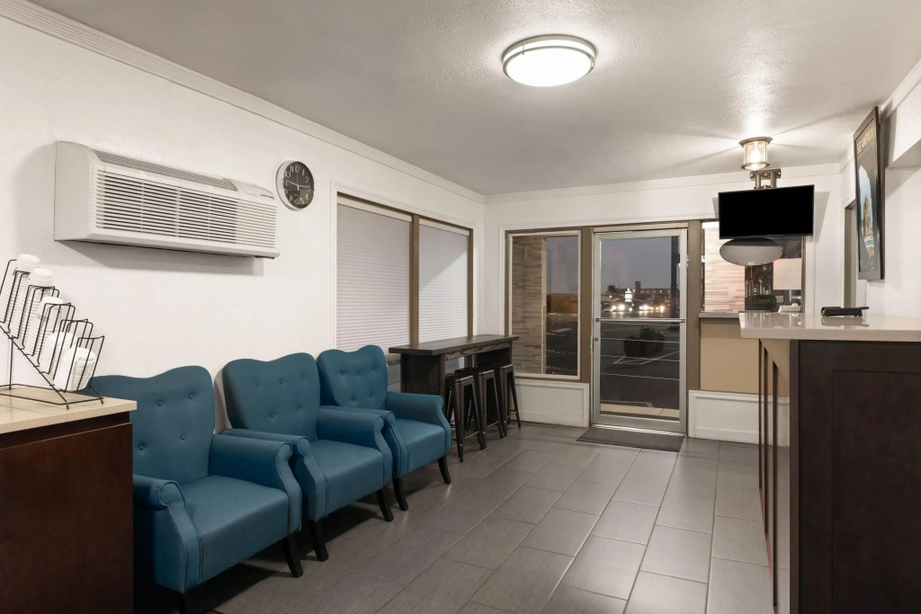 Travelodge by Wyndham Everett City Center