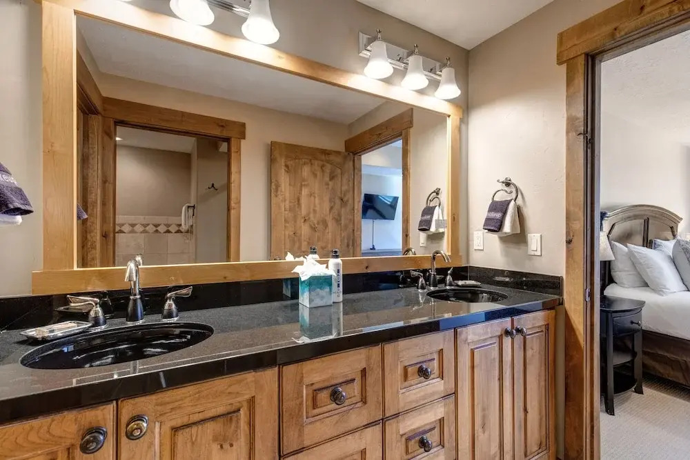 Town Pointe C304 3 Bedroom Condo by RedAwning