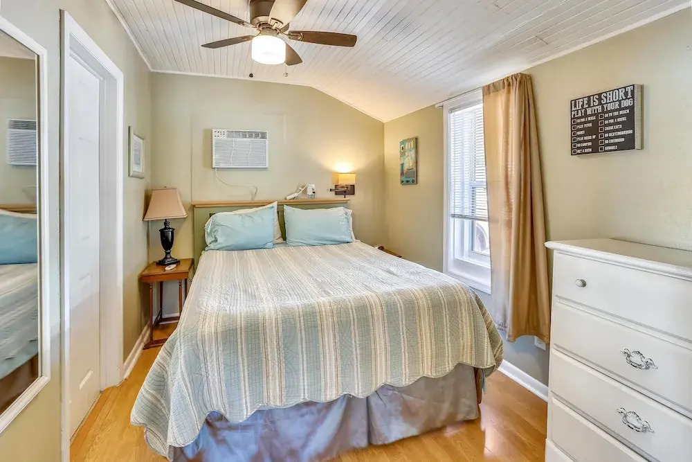 The Cottages at Madeira Beach/sea Turtle