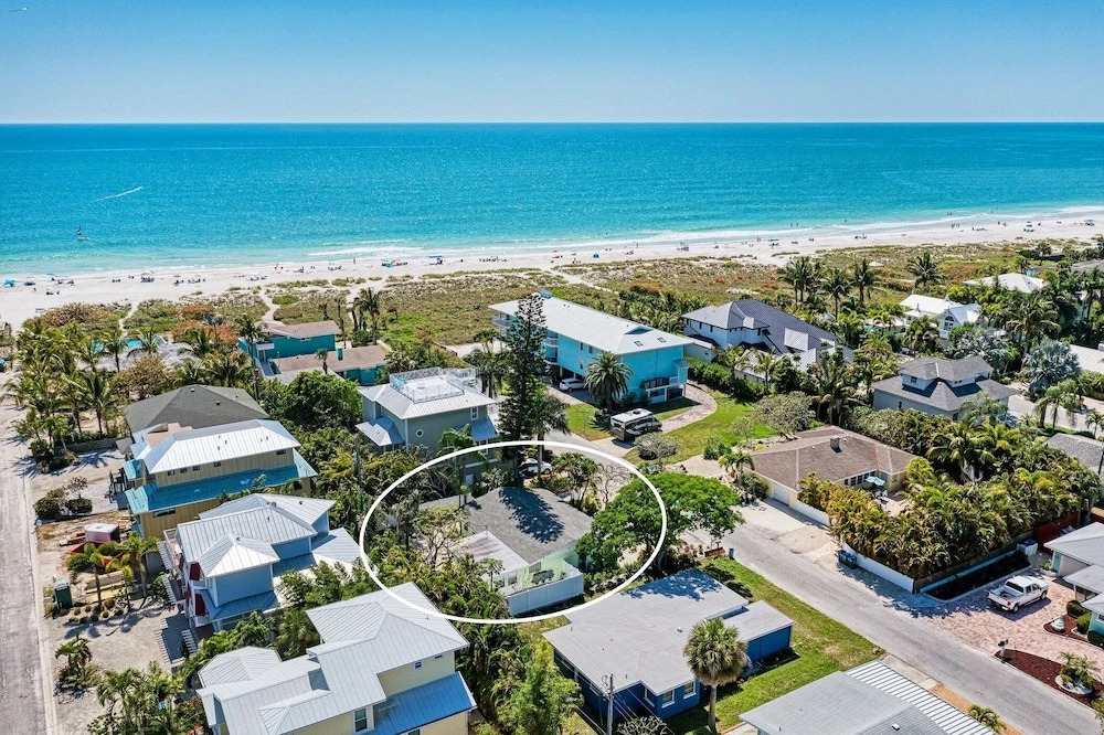 Chasing Waves managed by Beach Retreats