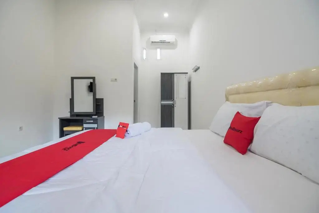 RedDoorz Syariah near Sultan Thaha Airport Jambi