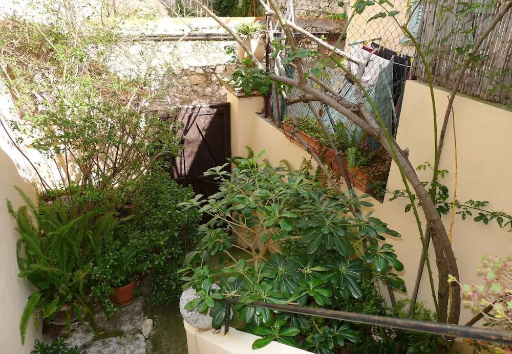 Maioun Villefranche AP4121