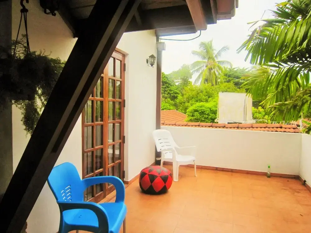 Ceylon Hostel - Colombo Int Airport