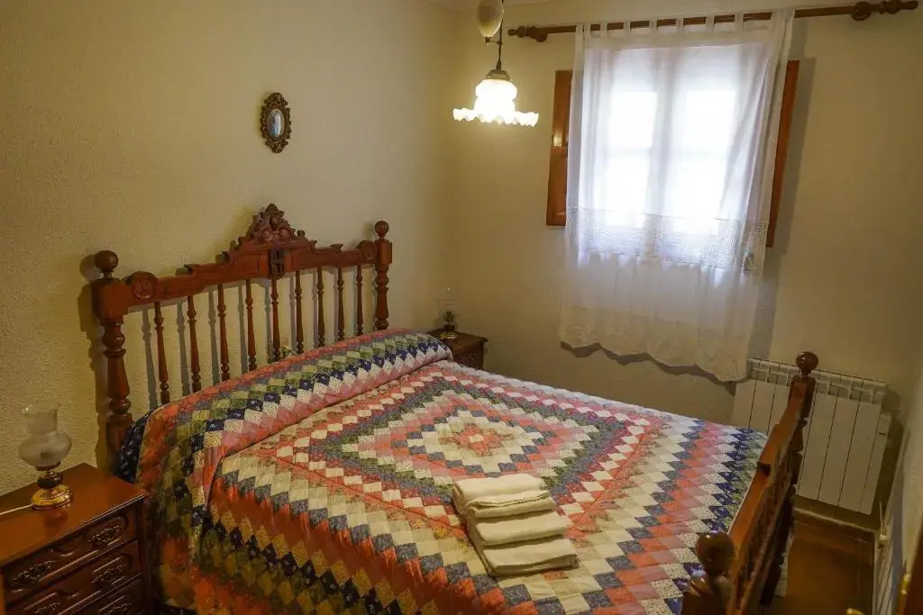 CASA MERCEDES-PUERTOMINGALVO