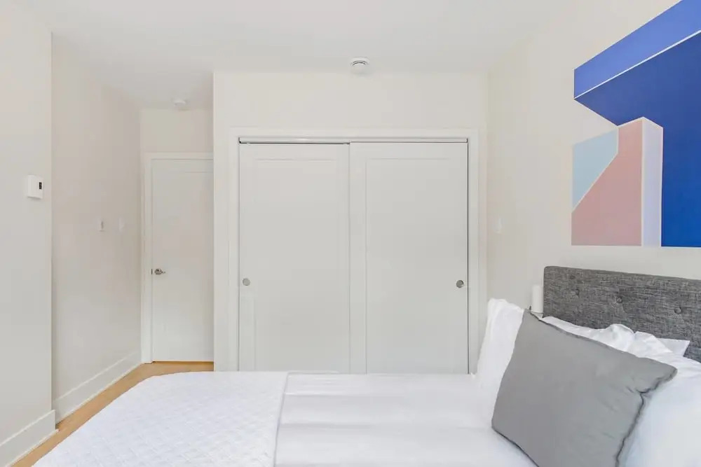 Cool and Comfortable 2 Bedroom Den
