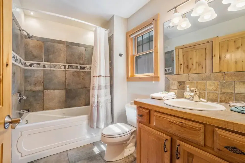 Solitude Bobcat #5- Estes Park 2 Bedroom Condo by RedAwning