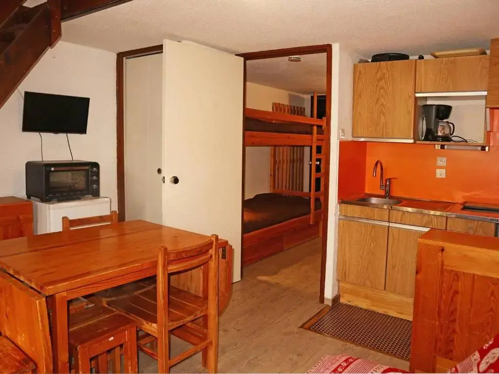 Appartement Les Orres, 1 pièce, 6 personnes - FR-1-322-226