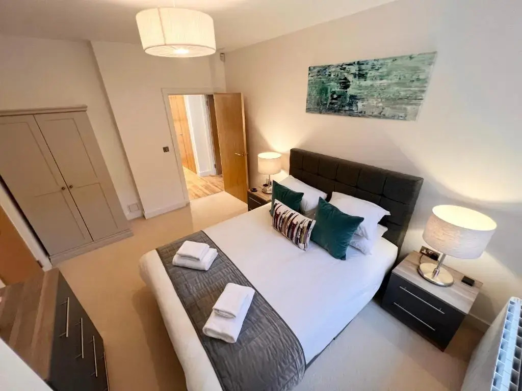 Urban Living's - The King Edward II Luxury Apartment in the heart of Windsor