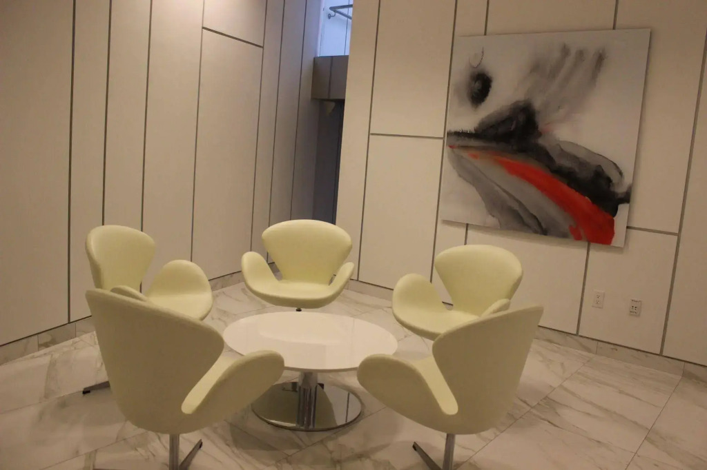 The Corporate Suites - Ice Condos