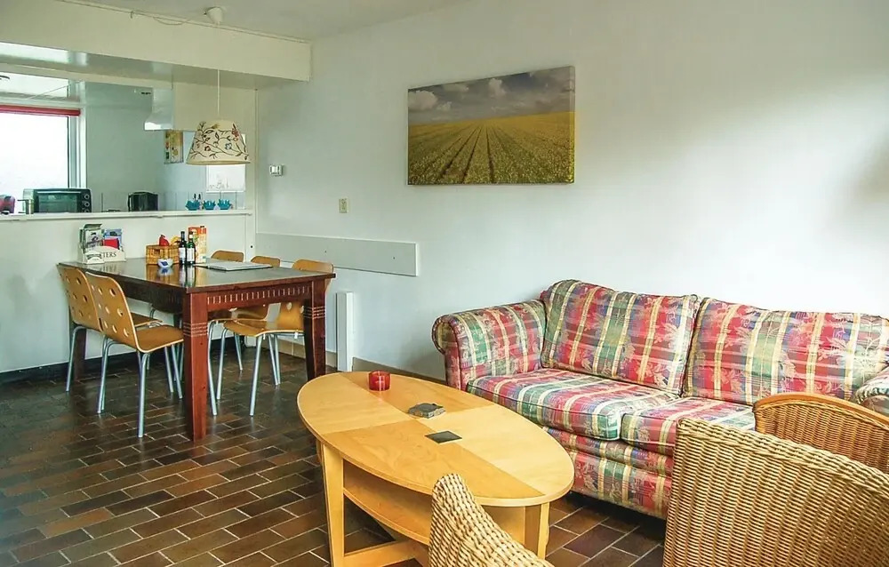 Nice Home in Bruinisse With 3 Bedrooms and Wifi