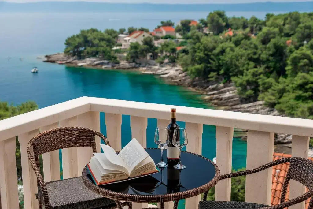 Luxury Villa Godi Star with private heated pool, staff - concierge service