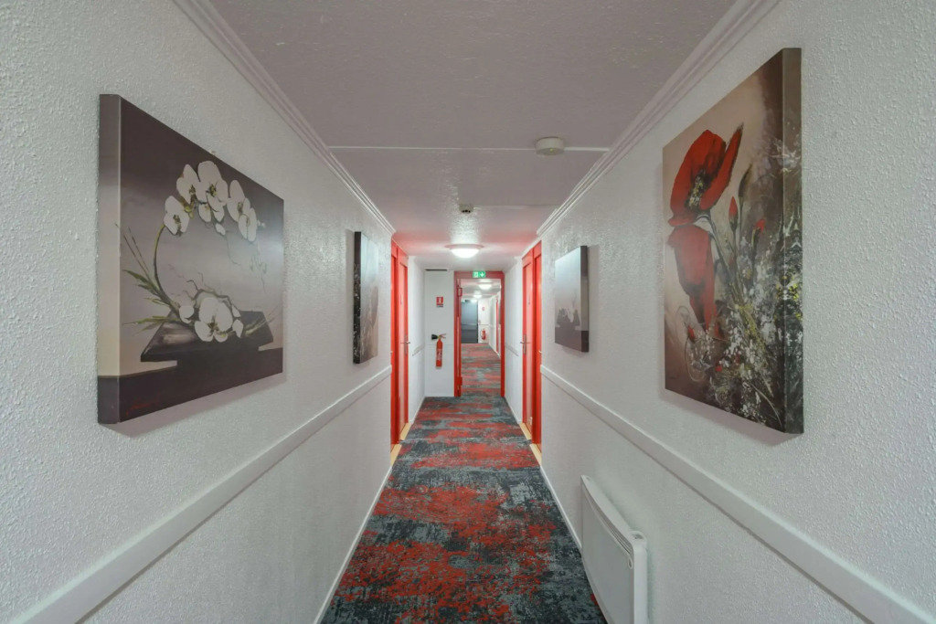 Brit Hotel Reims La Neuvillette
