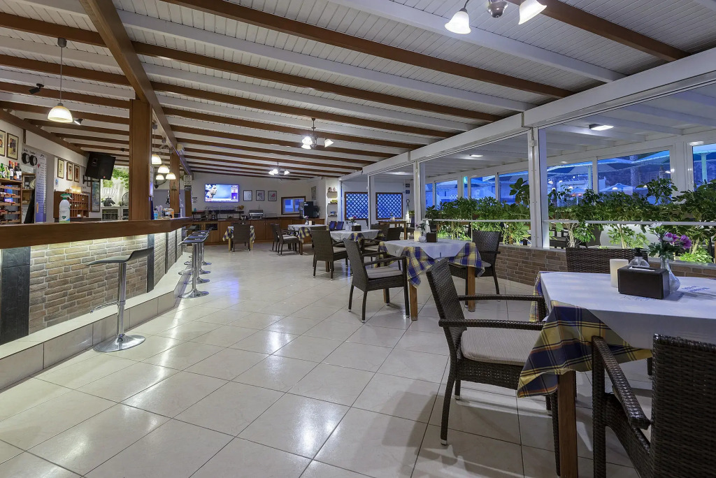 Mammis Beach Hotel