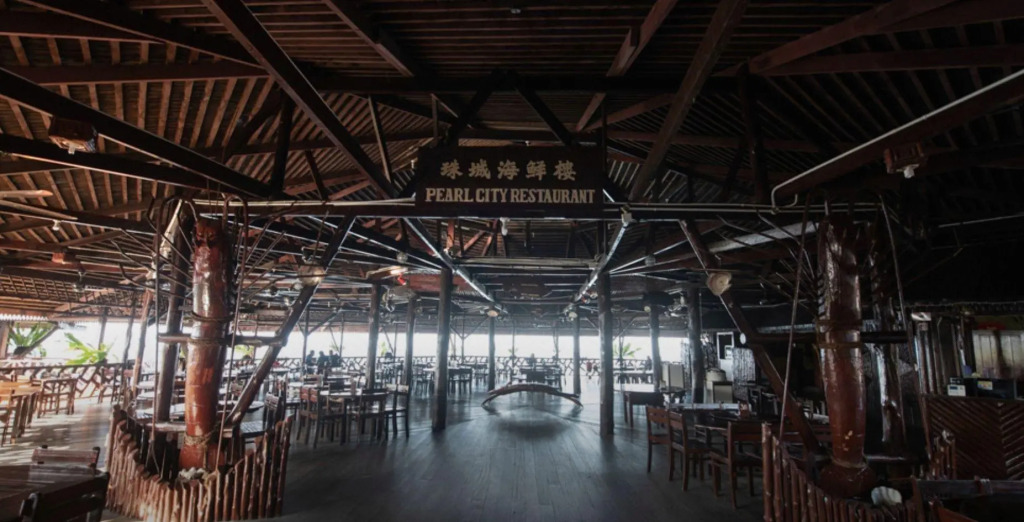 Dragon Inn Floating Resort