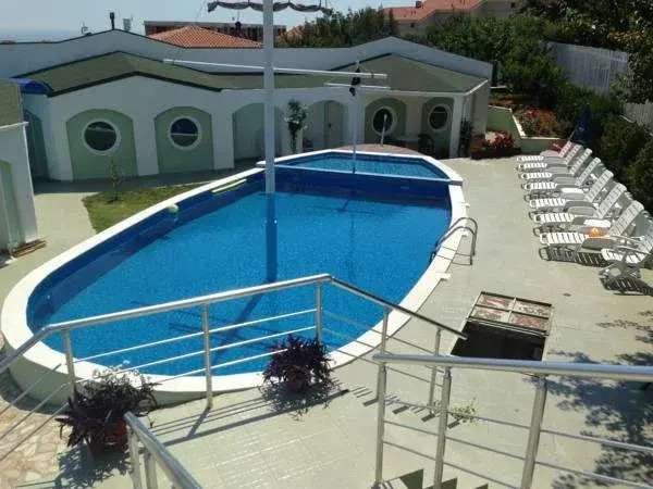 Kentavar Family Hotel