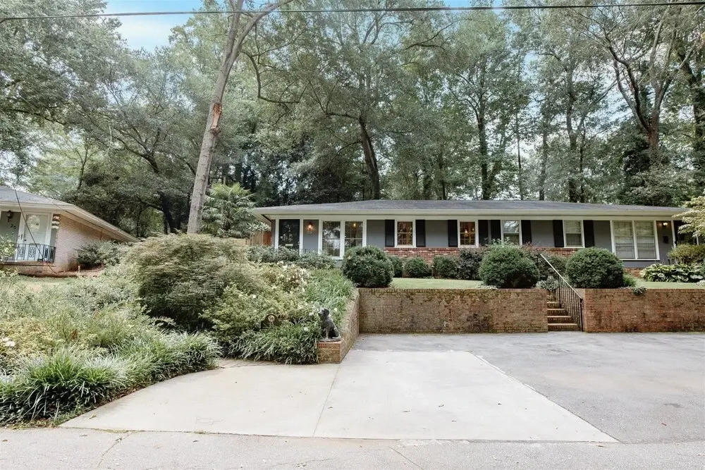 Knoxbury Terr, 25