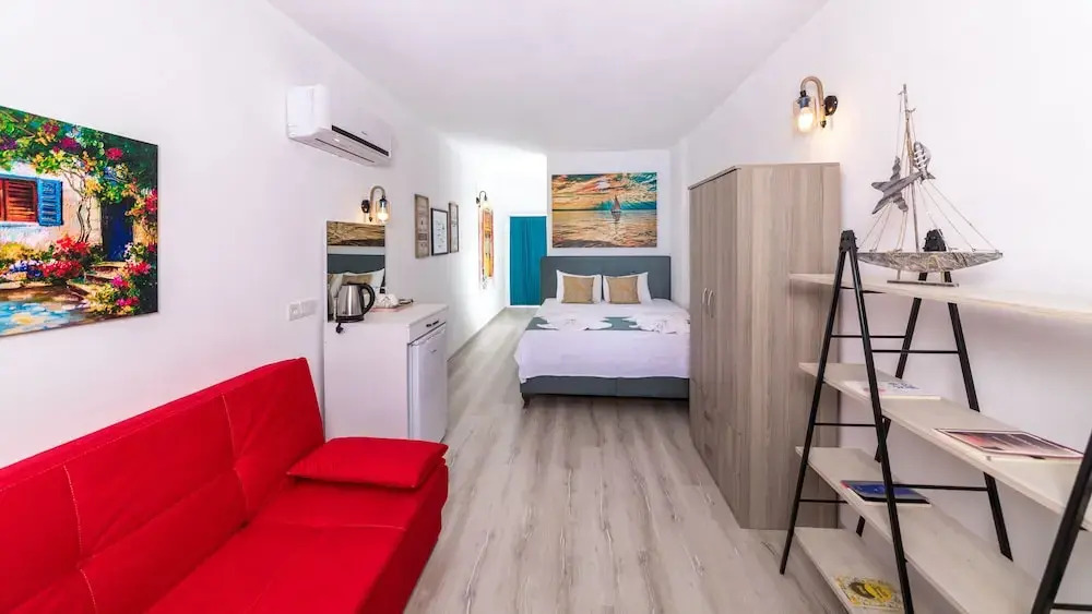 Derin Mavi Suit Butik Otel