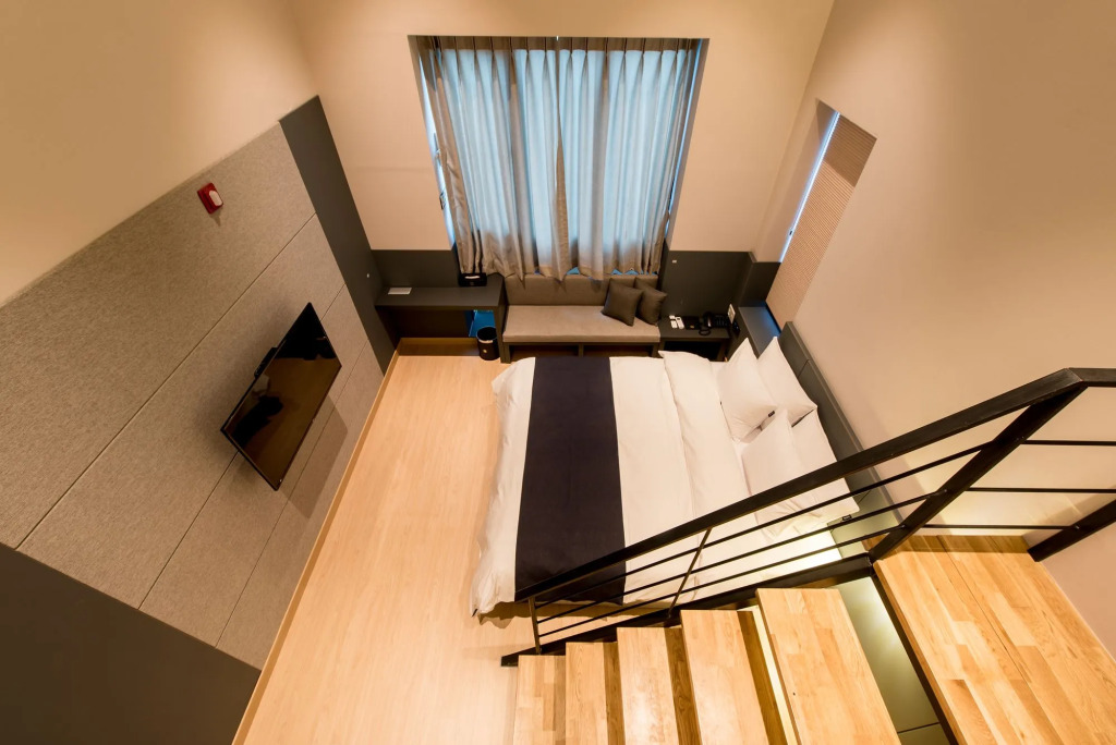 R B Business Hotel
