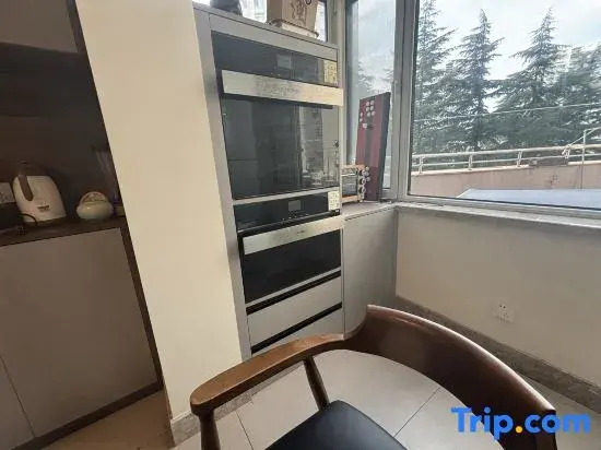 Qingdao Youshe Linhai Homestay (Golden Lion Plaza Branch)