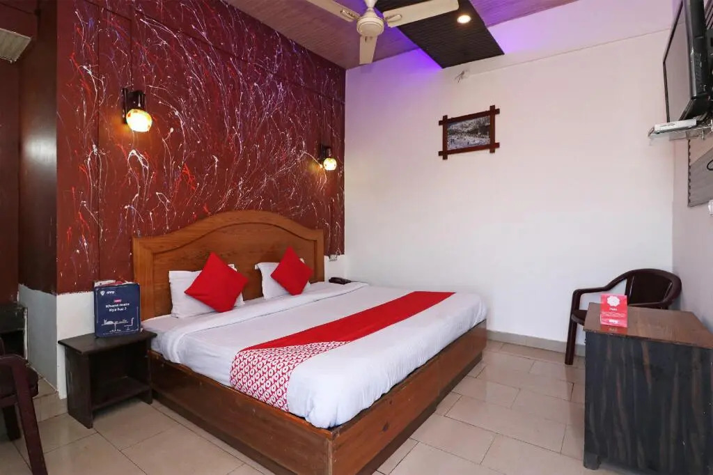 Hotel Golden Swan by OYO Rooms