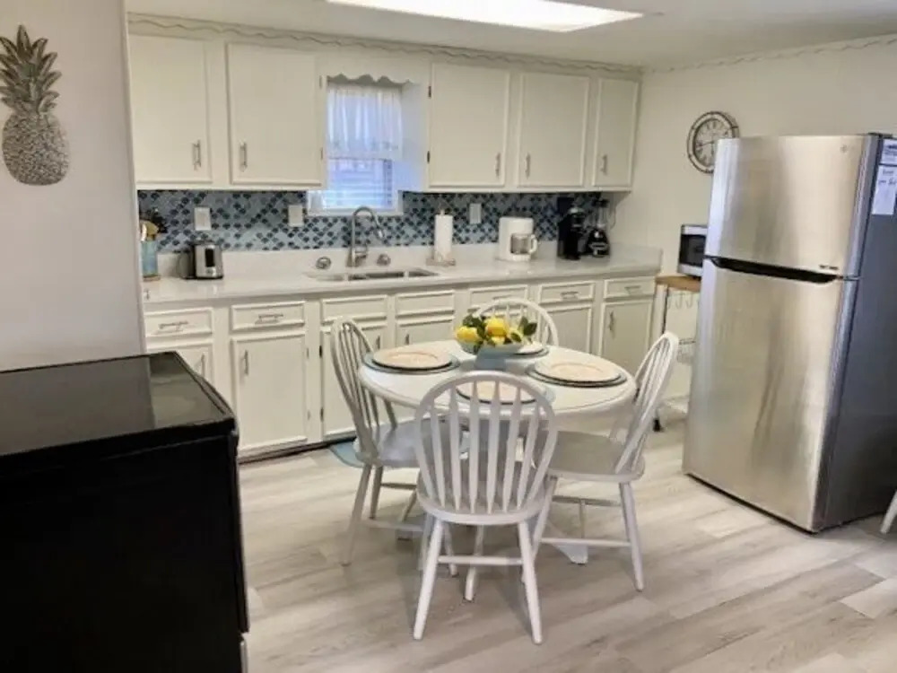 Sea Salt On The Rim 2 Bedroom Home by Redawning