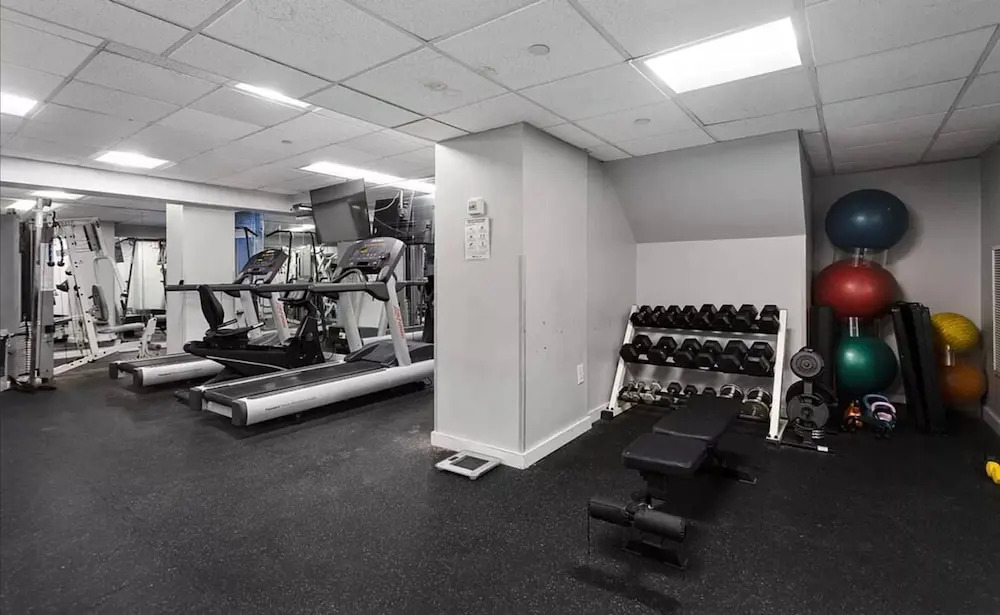 73-308 New 1BR 1bth UWS Doorman Gym