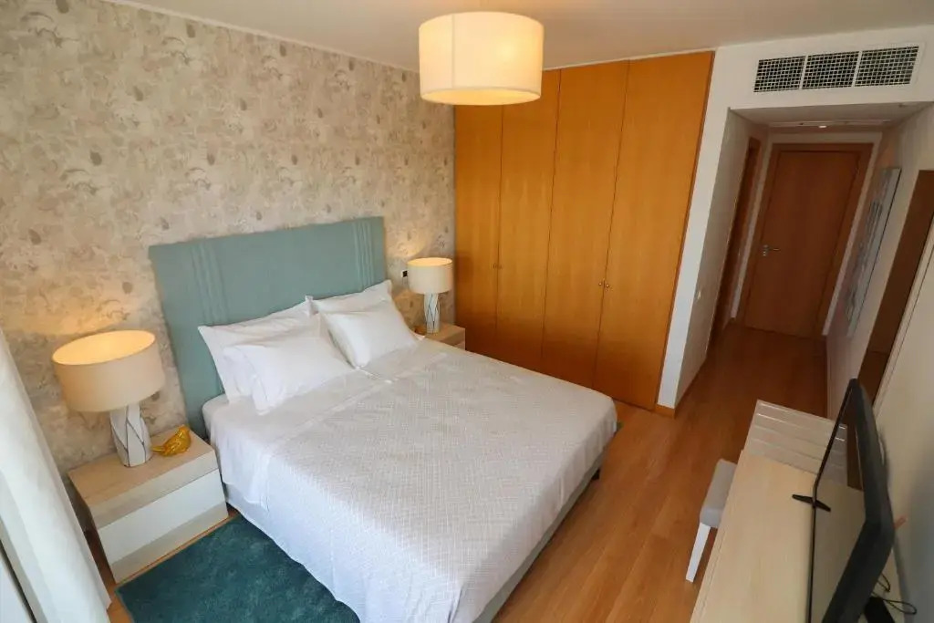 MC Suites Lagos with Pool and sea view