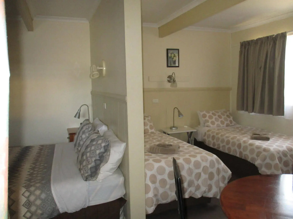 Kaniva Midway Motel