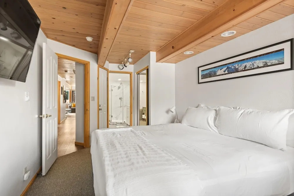 Central Aspen Condo Walk to Gondola & Ruby Park - LC5 by RedAwning