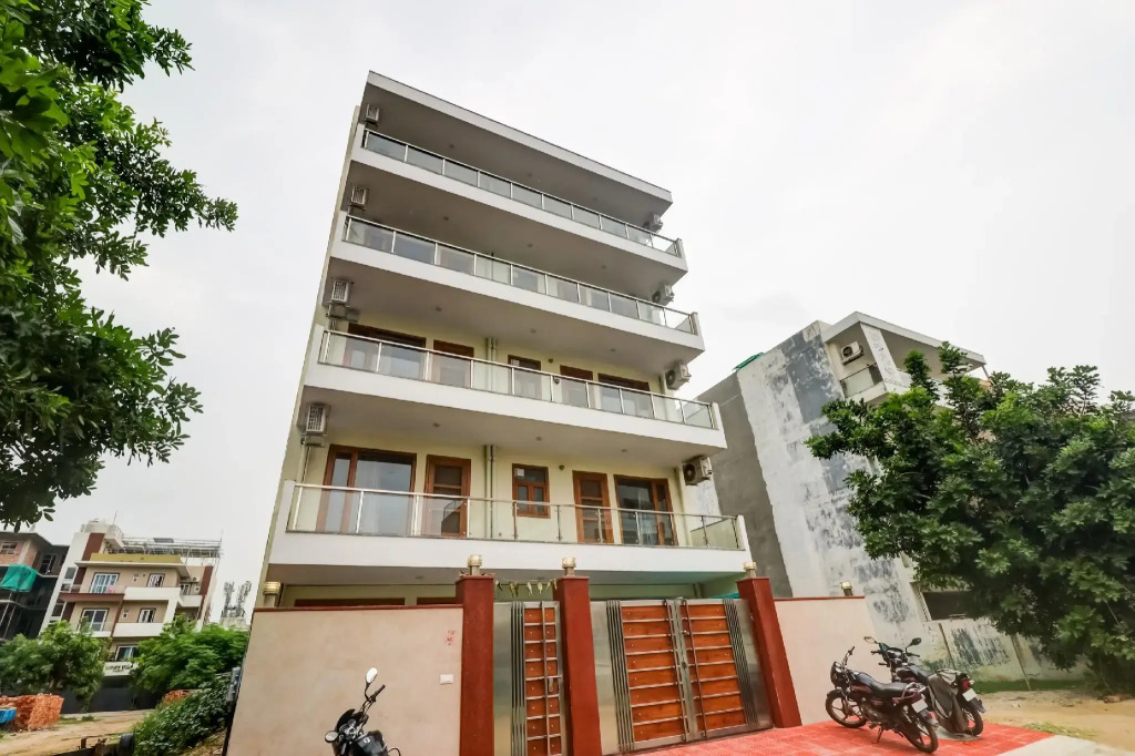OYO 82311 Hotel Holy House
